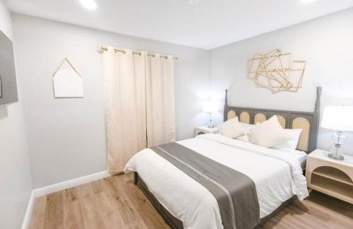 Escondido Front Unit 3-BR by SD STAY - Foto 22