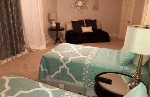 Crosby Backyard Oasis with Weekday Specials! - Foto 25