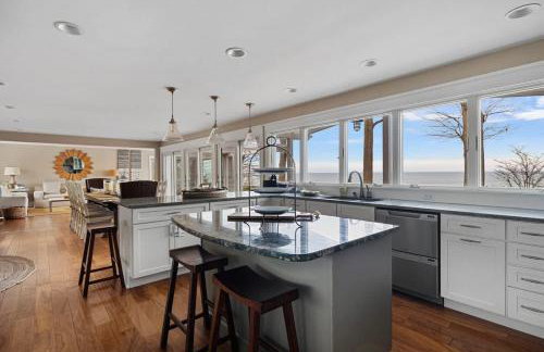 Sunset Shores Sanctuary by Juniper Holiday + Home - Photo 25