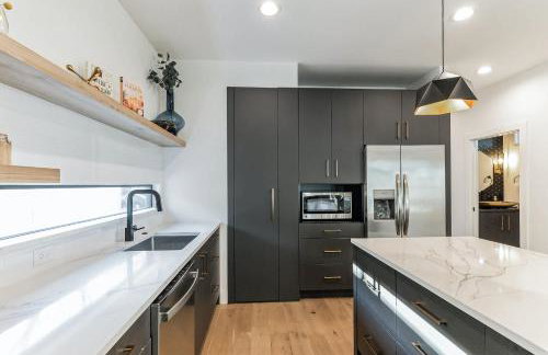 Chic Austin Getaway brand new with rooftop patio - Foto 24