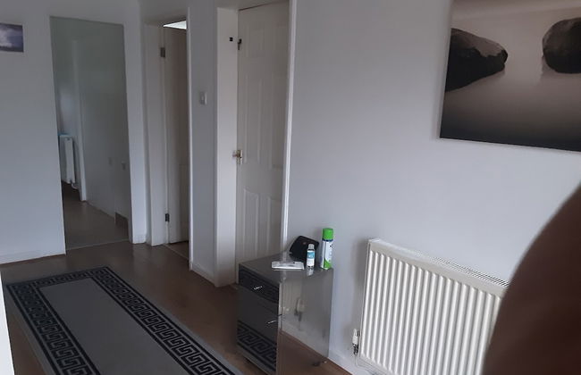 Beautiful Romantic Village House With Netflix - Photo 20