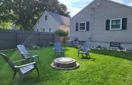 Whole House in Bay View + Fenced-in Yard + Parking - Foto 25