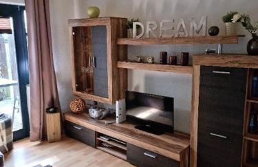 Kleiner Hookie in Hooksiel mit Hund - Foto 1