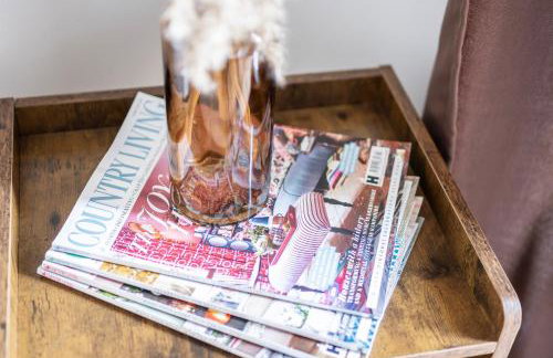 Stylish 5Bedroom Getaway in Quiet Mildenhall Area - Photo 79