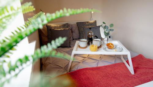 Chichele House, sleeps 8, Nr Rushden Lakes, allocated parking, corporate welcome - Foto 2