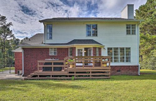 Pet-Friendly Suburban Escape with Deck and Grill! - Foto 25