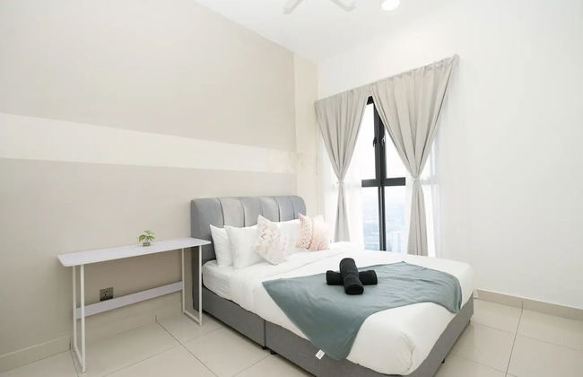 Cozy Skyline Retreat Trion KL - Level 63 - Foto 3