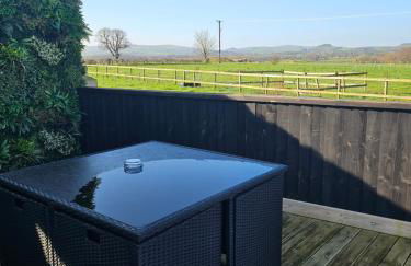 Ruth's Refresh Shropshire Country Retreat with Private Hot Tub & Stunning Views - Foto 24
