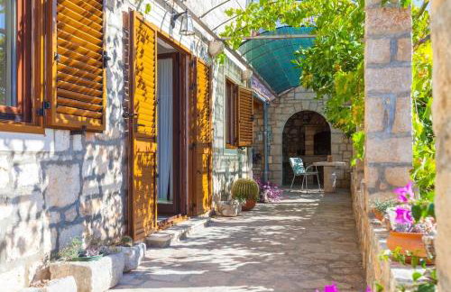 Holiday house with a parking space Lozisca, Brac - 15444 - Foto 11