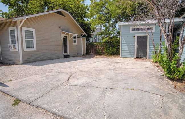 Renovated 2BR Near Downtown SA - Foto 32