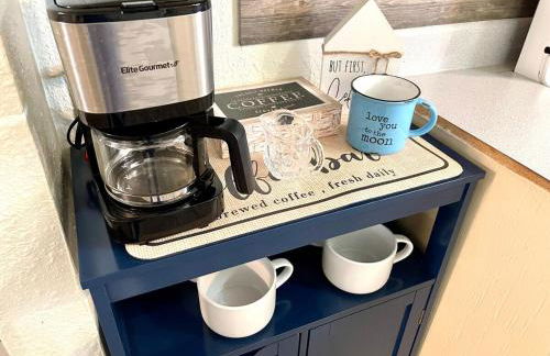 Cheerful Watercolors in 2BR Cottage - Foto 12