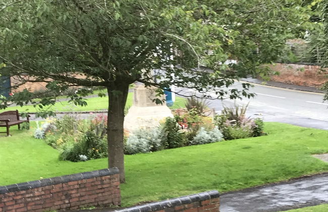 Village Period Cottage Next to a Idyllic Stream - Foto 20