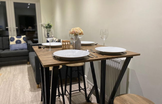 Gladstone Apartments by Bluebell Rooms - Photo 35