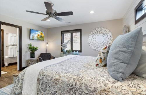 LOTO Pointe, Updated Luxury Home w/ Boat & PWC Slip, Boat Ramp, Firepits, Pool Table & More! - Foto 27