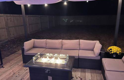 Brand New Luxury home 2022-Hot Tub-Pet Friendly - Foto 49