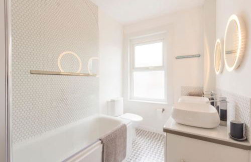 Lighthouse View - Apartment by the Sea - Foto 11