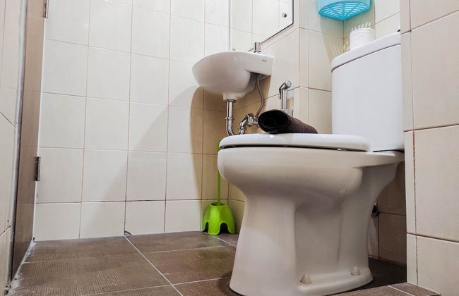 Homey and Comfy Studio at Vida View Makasar Apartment - Foto 11