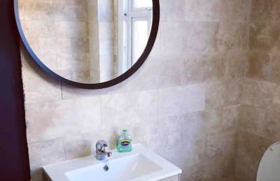 Handbridge in Chester sleeps 7 with BT Sports & Pac-man - Photo 2