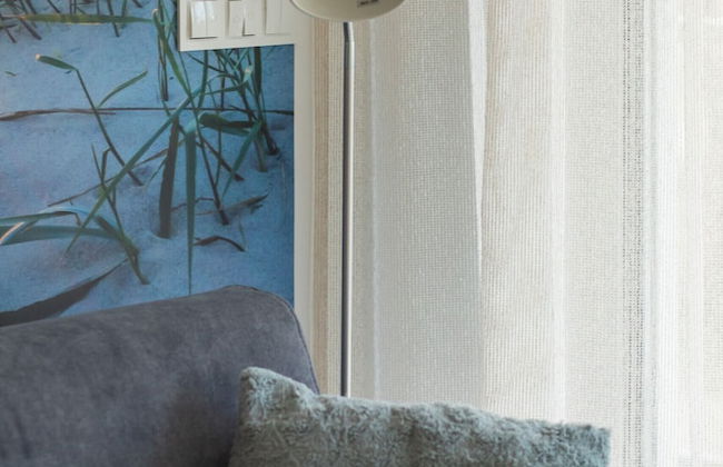 Coast Apartment With Balcony by Renters - Photo 51