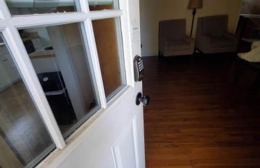 Large Fenced Yard near Midtown- Shamrock Stay - Foto 62