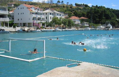 Pia Apartments - Photo 30