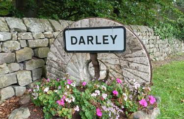 3 Bed Countryside Cottage in Harrogate with free parking and strong wifi - Photo 37