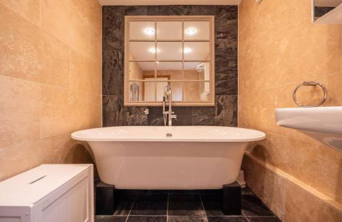 Family & Pet Friendly Coastal Base Near Dartmouth - Foto 33