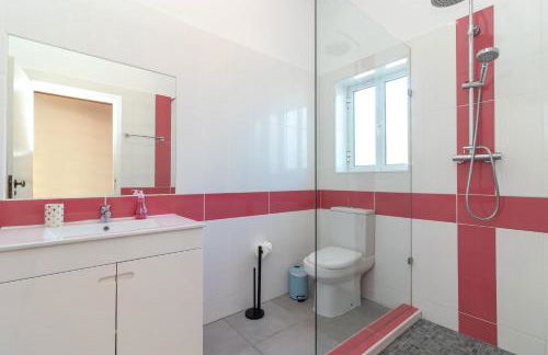 Casa Rainha Near Carvoeiro pool BBQ - Foto 2