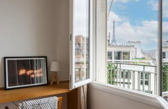 Montaigne - Sunlit Corner Penthouse with Balcony - Photo 38