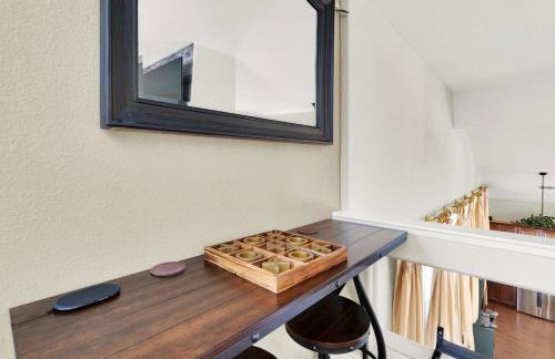 Tropical 4BR Oasis with Pool and Jacuzzi Near Strip - Photo 30