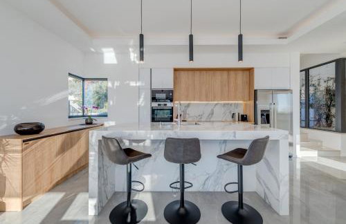 Sea Bliss Luxury Villa - Sevid - Photo 20