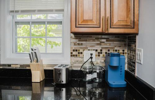 74L - 2BR Quincy - Cozy Couple Hideout near Wollaston Beach - Foto 2