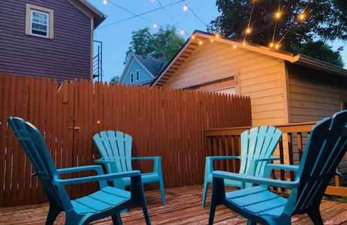 Spacious Home with In-Unit Laundry, Parking, 1GB WiFi, & Patio Deck - Foto 2