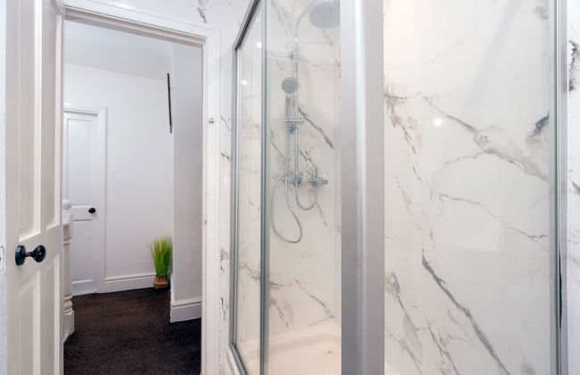 Cosy Cottage - Sleeps 6, Parking & Pet Friendly! - Foto 17