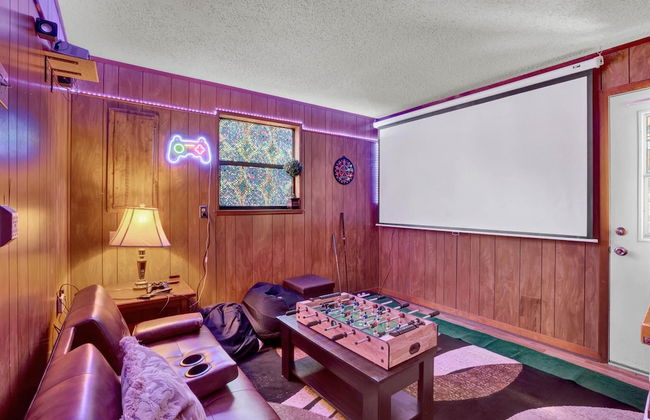 Uhost AI 4BR Retreat Hot Tub Firepit - Foto 13