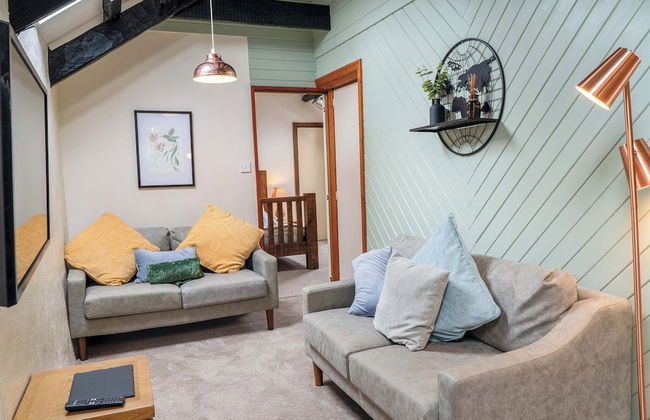 The Loft - 1 Bedroom Apartment - Photo 19