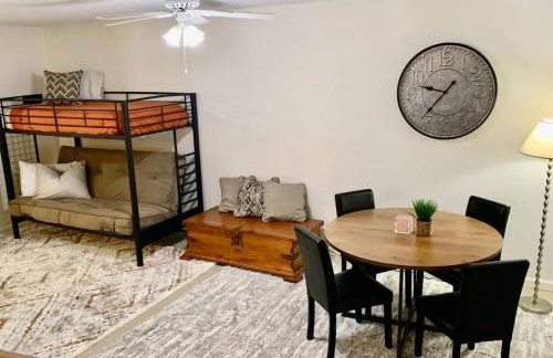 Juniper Views 1.8 mi Courthouse and Whisky Row - Foto 24