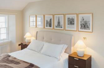 Charming Central Mews Home with Secure Parking - Foto 1