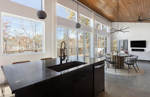 Glass House - Hot Tub - Voted AVL's #1 Luxe Stay - Foto 9