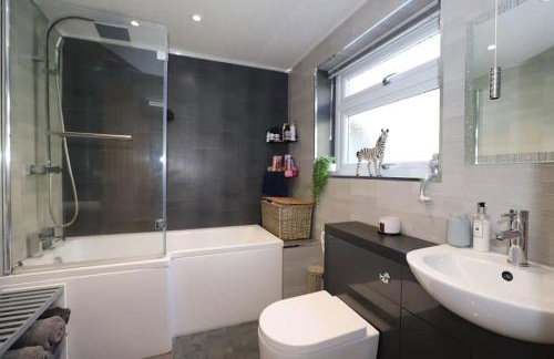 Luxury House Near City Center Hospital &Superstore - Foto 5