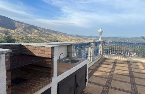 Mansión con Jacuzzi a 40 grados, gran piscina y Pádel - Photo 23