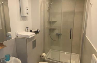 Zentral gelegene schöne Wohnung in Bremen Mitte, neu renoviert, direkte Nähe zum Klinikum im Viertel , Balkon - Foto 4