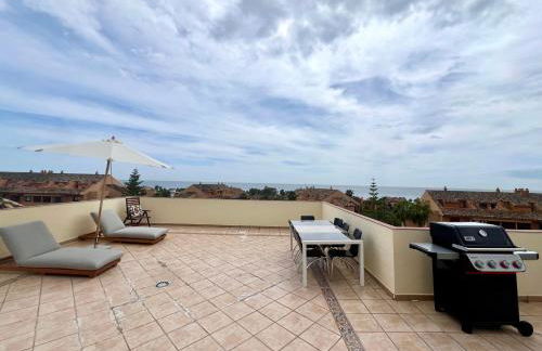 Fantástico Ático Dúplex en Marbella, con vistas al mar y a 300 metros de la playa - Photo 28