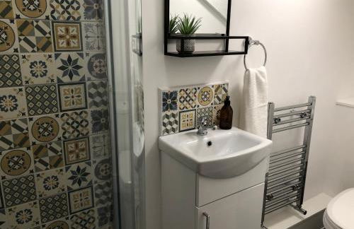 Snowdon House, 8 bedrooms, sleep 16, close to Blackrock Sand - Photo 23