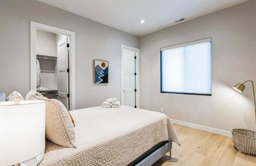 4BR 4BA Modern Lakefront Lodge - Foto 36