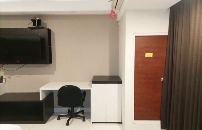 Luxurious Studio At Mataram City Apartment - Photo 7