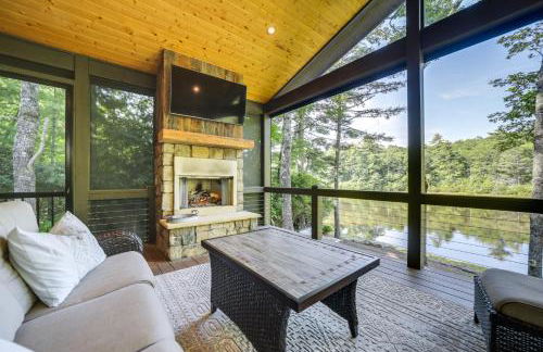 Lakefront Gem with Fire Pit in Chinquapin Resort! - Foto 17