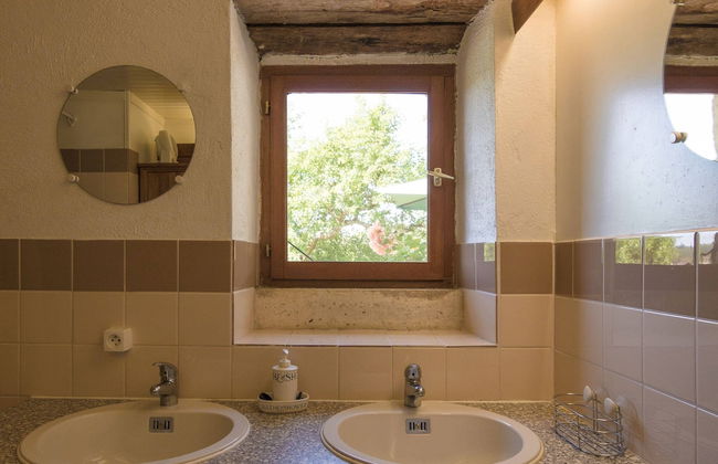 Farmhouse With Private Pool, Large Garden and Playground - Foto 52