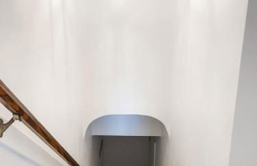 Adorable 1BR Apt. w KING bed 1 m. to square - Foto 11