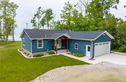 Bayfront Escape Hot Tub, Kayaks Dogs Welcome - Photo 12